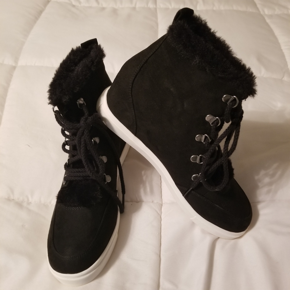 NWOT Madden Girl high top furry lined bootie back to school shoes sz 10M